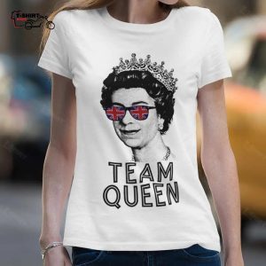 Team Queen Platinum Jubilee Flag 70 Years Queen T Shirt Queen Elizabeth 1